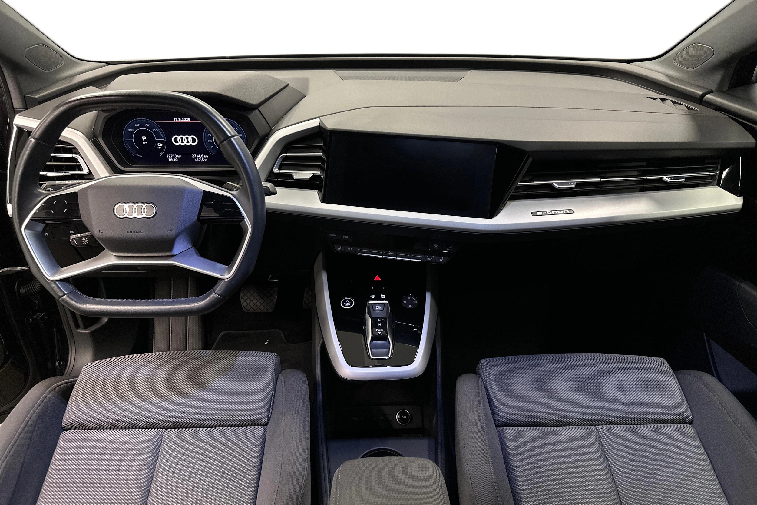 musta Audi Q4 e-tron 2023 kuva 7.