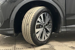 musta Audi Q4 e-tron 2023 kuva 10.
