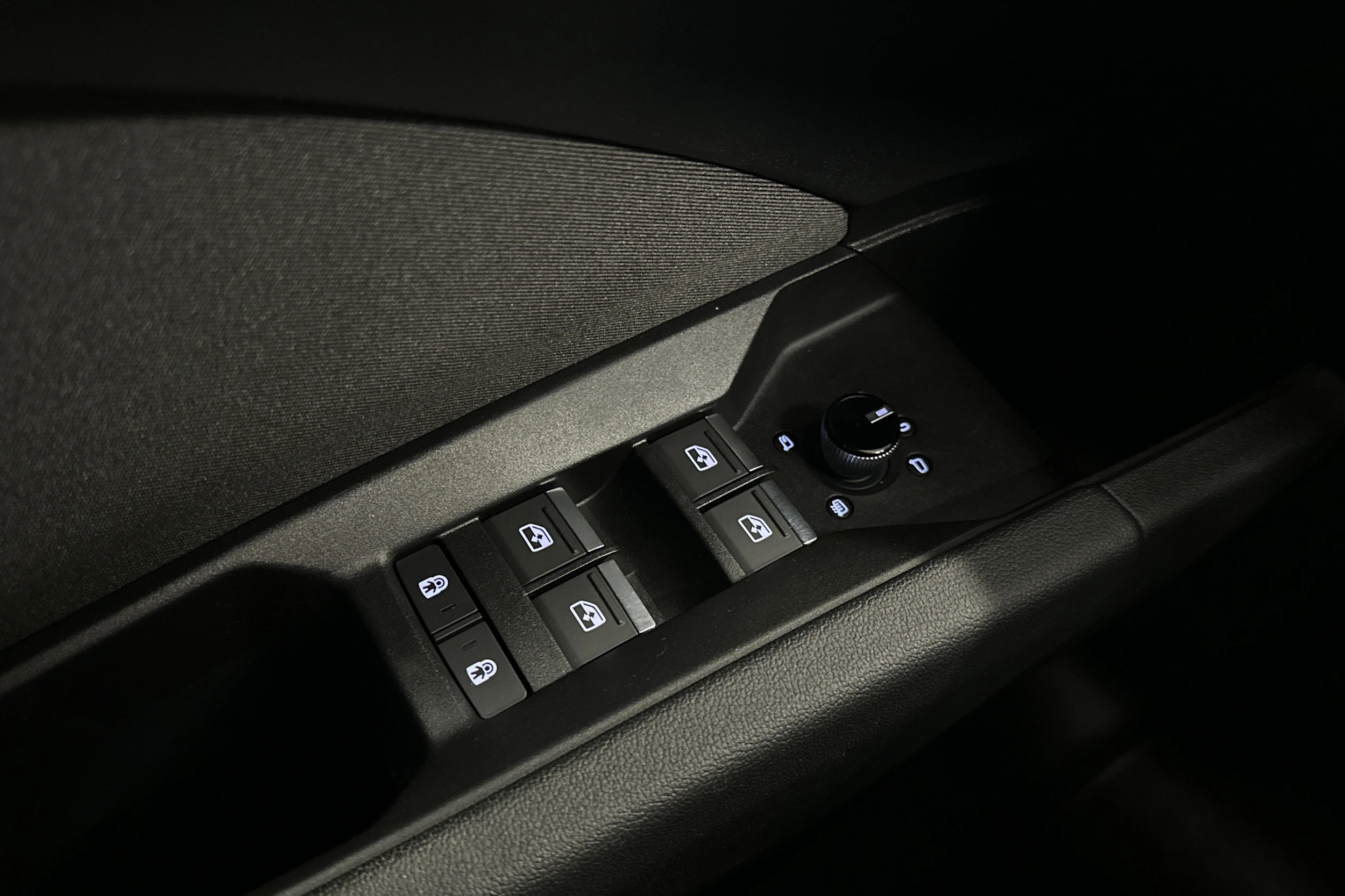 musta Audi Q4 e-tron 2023 kuva 15.