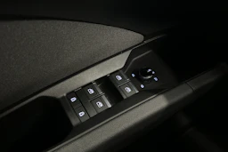 musta Audi Q4 e-tron 2023 kuva 15.