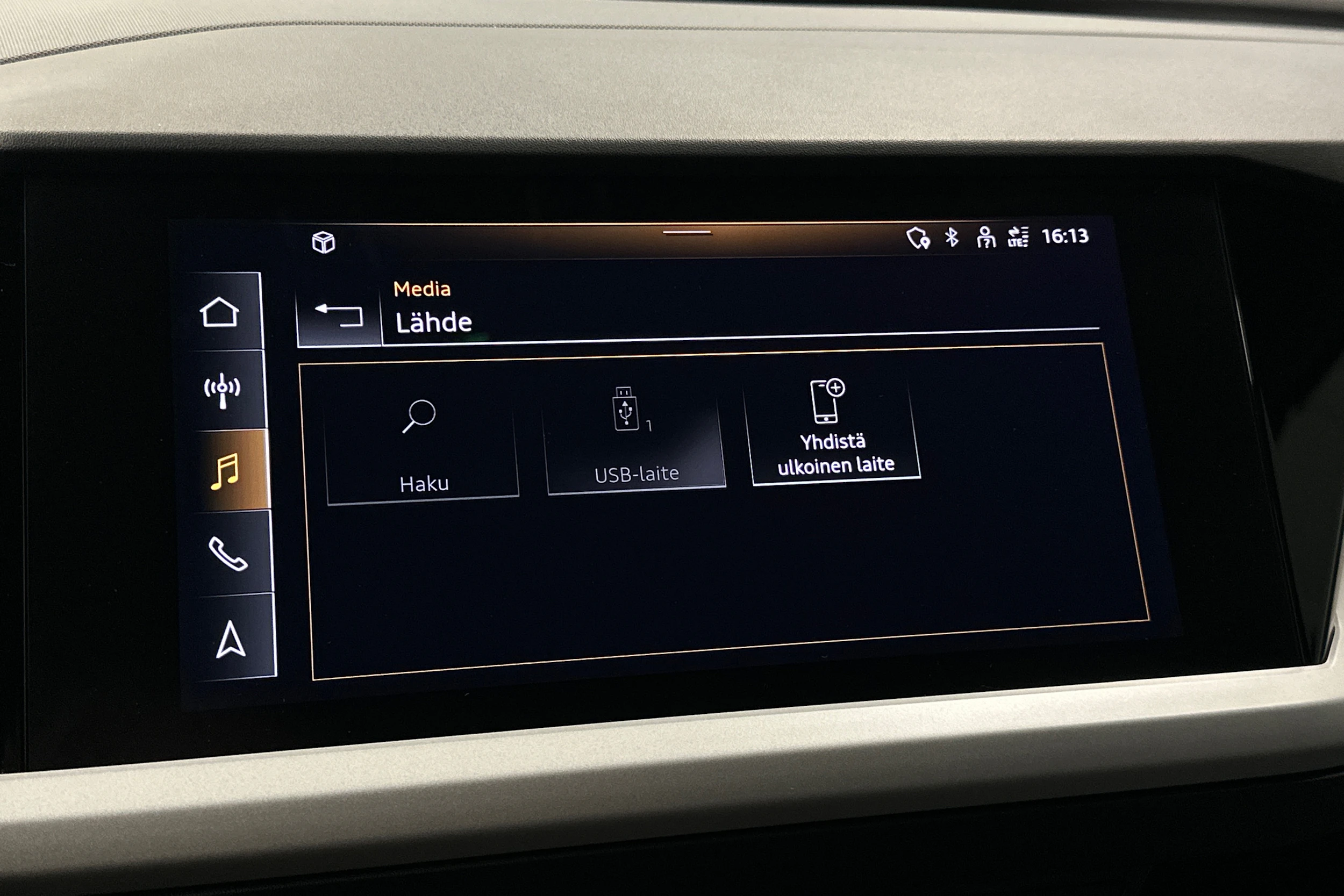 musta Audi Q4 e-tron 2023 kuva 20.