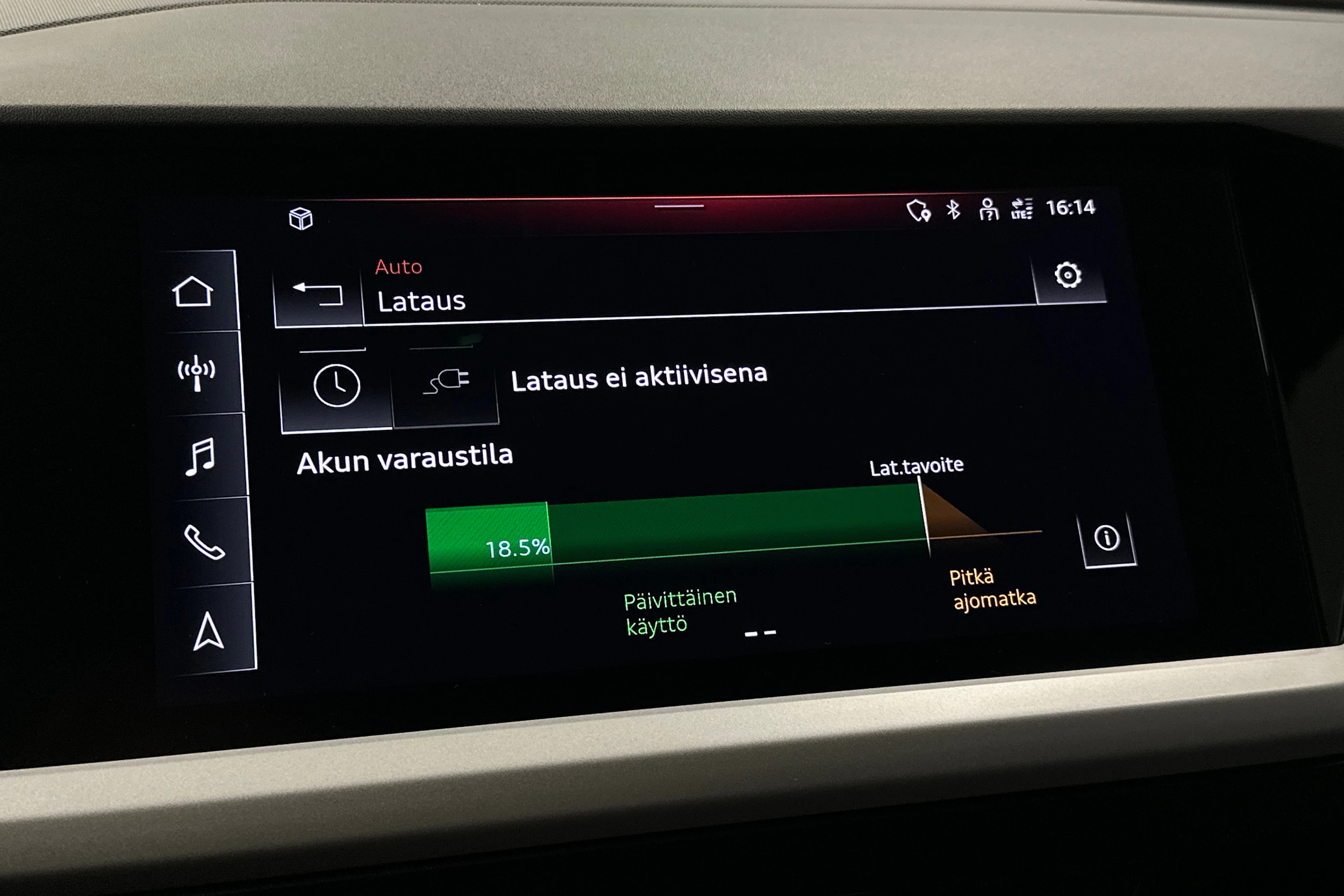 musta Audi Q4 e-tron 2023 kuva 24.