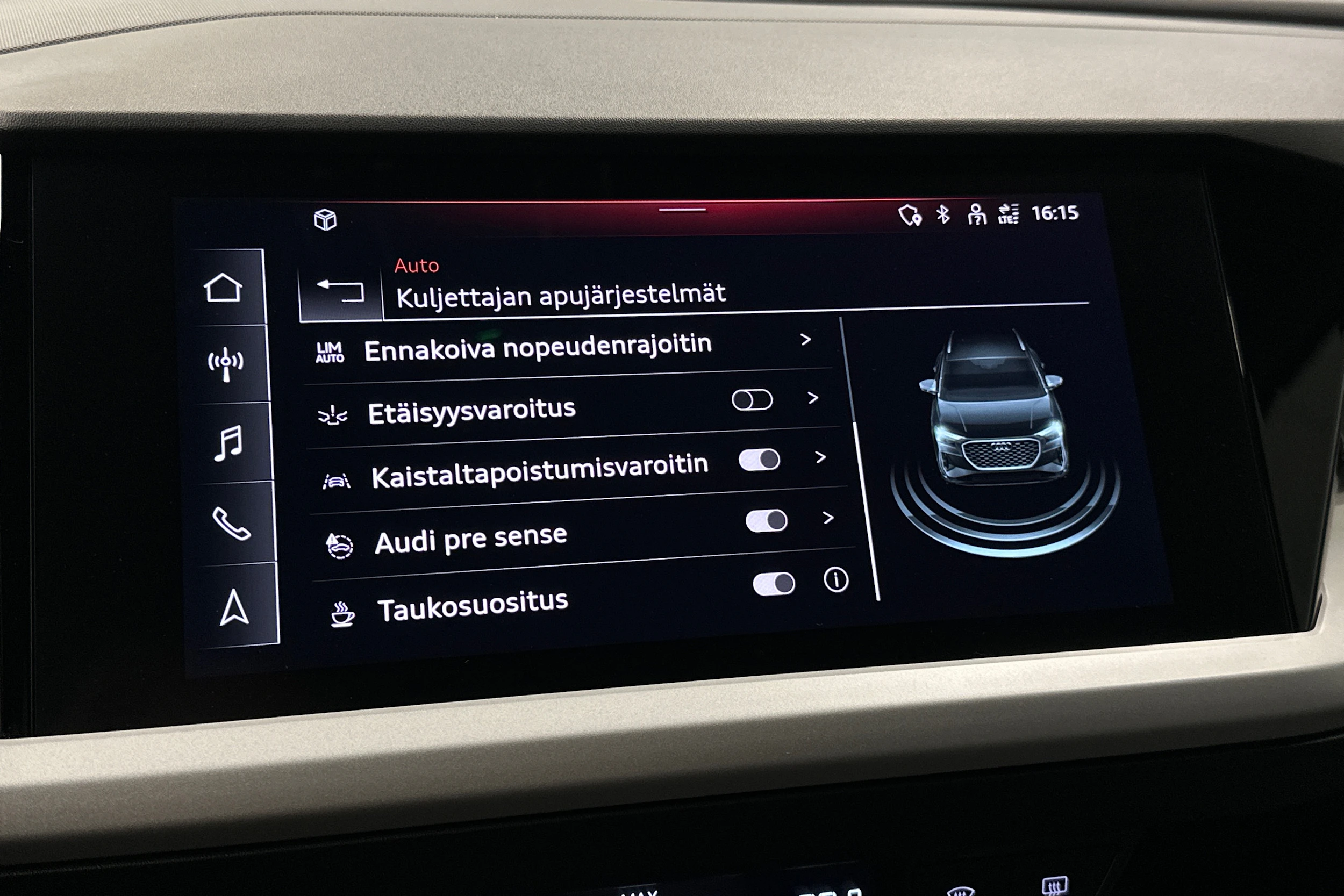 musta Audi Q4 e-tron 2023 kuva 27.