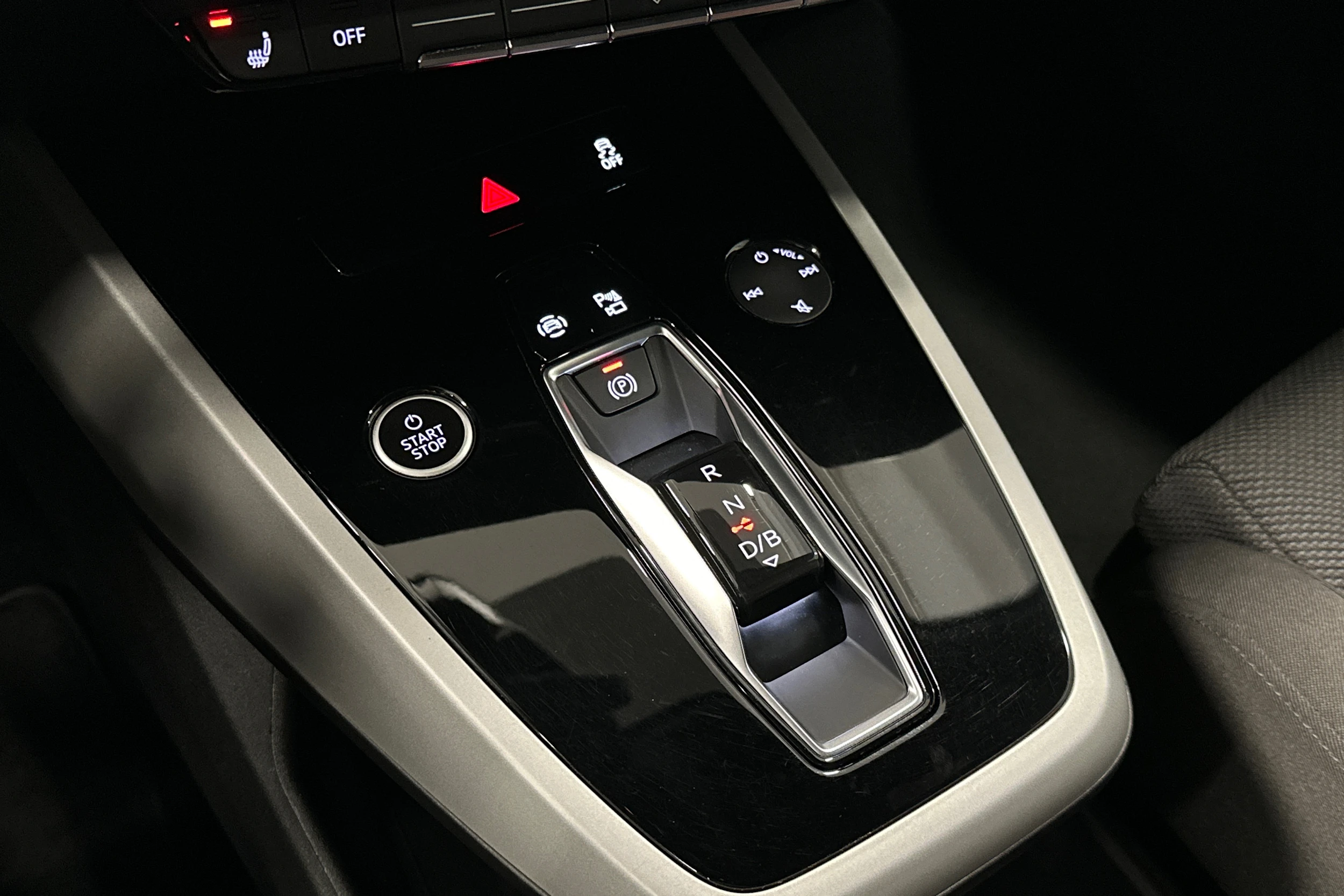 musta Audi Q4 e-tron 2023 kuva 30.