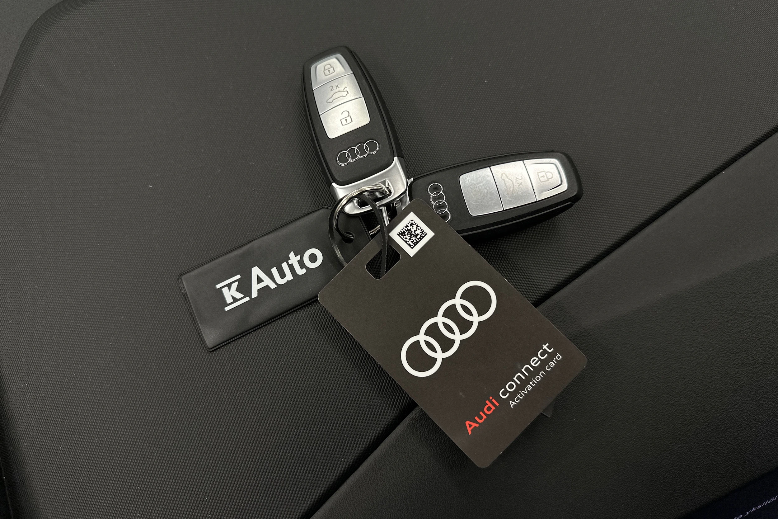 musta Audi Q4 e-tron 2023 kuva 38.