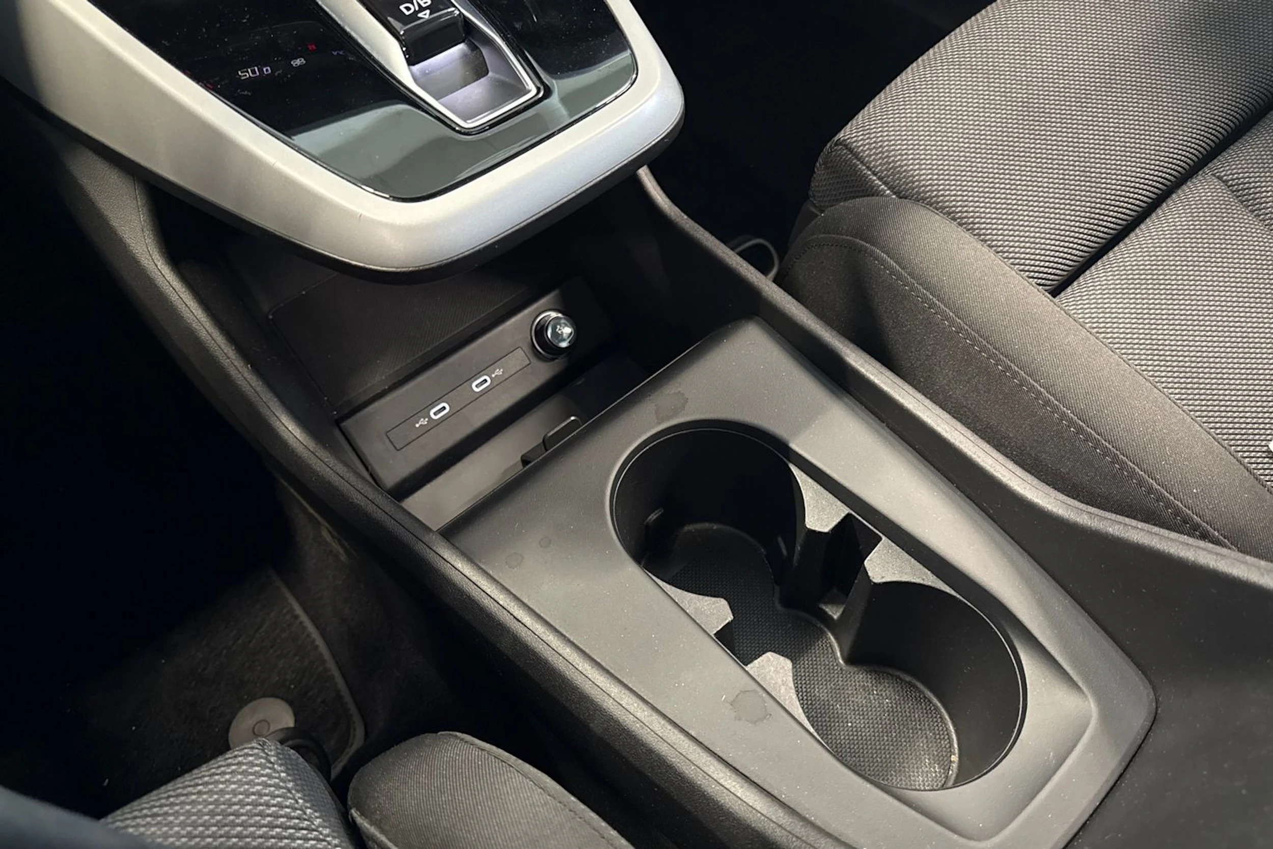 harmaa Audi Q4 e-tron 2023 kuva 29.