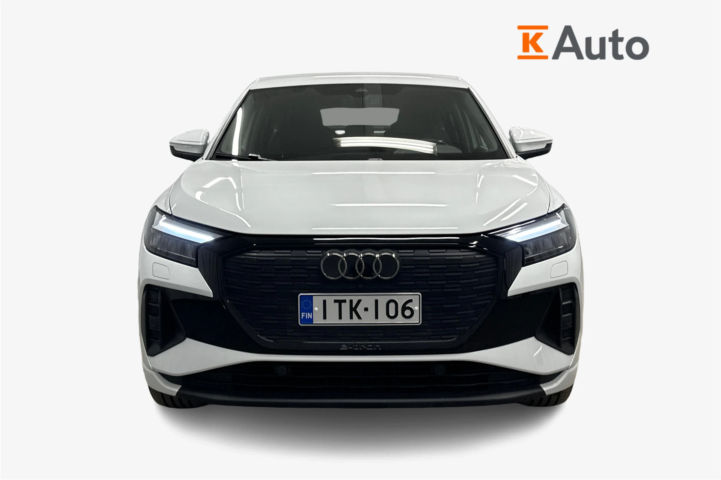 valkoinen Audi Q4 e-tron 2023 kuva 4.