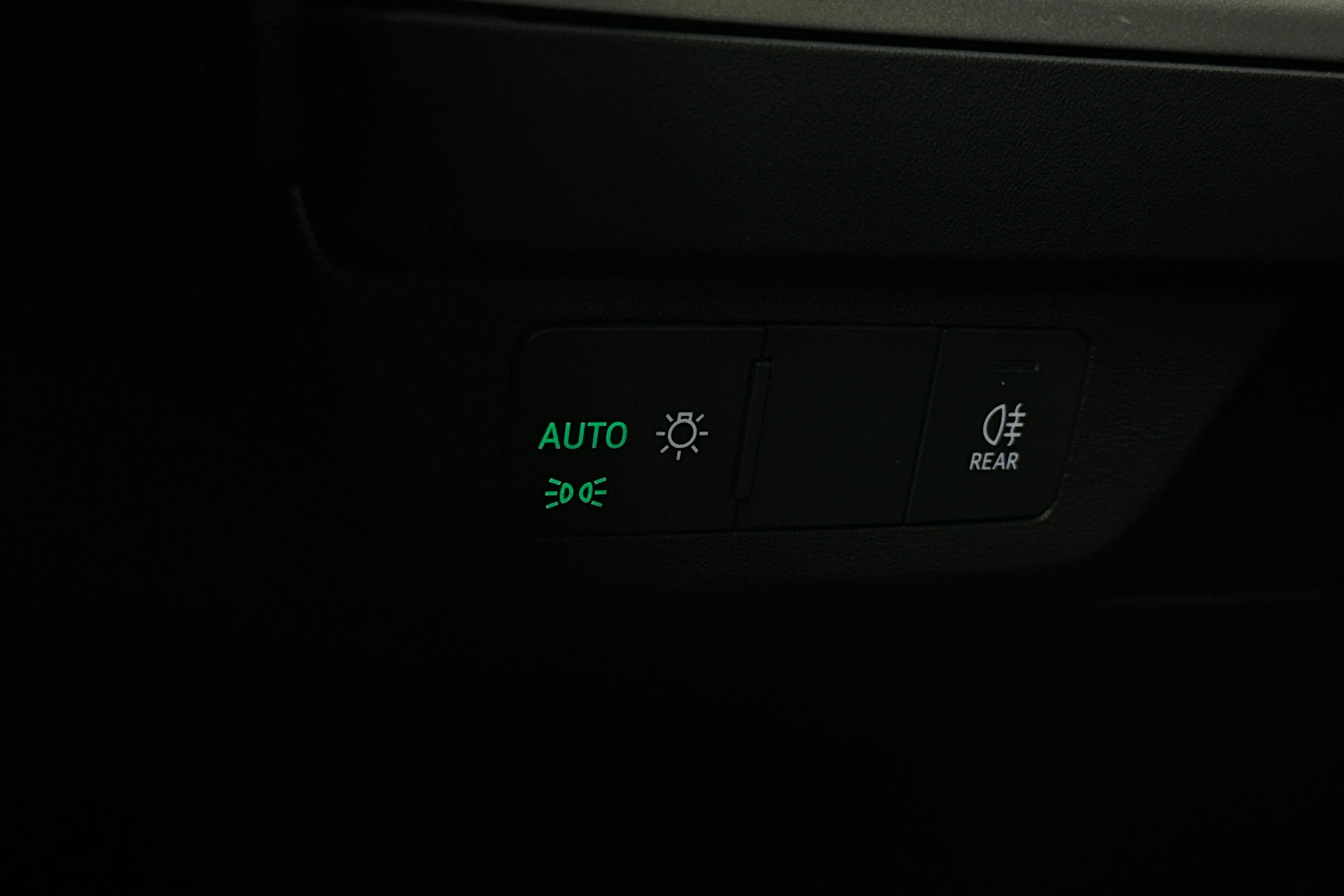 valkoinen Audi Q4 e-tron 2023 kuva 15.