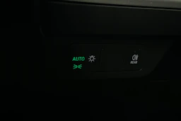 valkoinen Audi Q4 e-tron 2023 kuva 15.