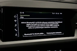 valkoinen Audi Q4 e-tron 2023 kuva 21.
