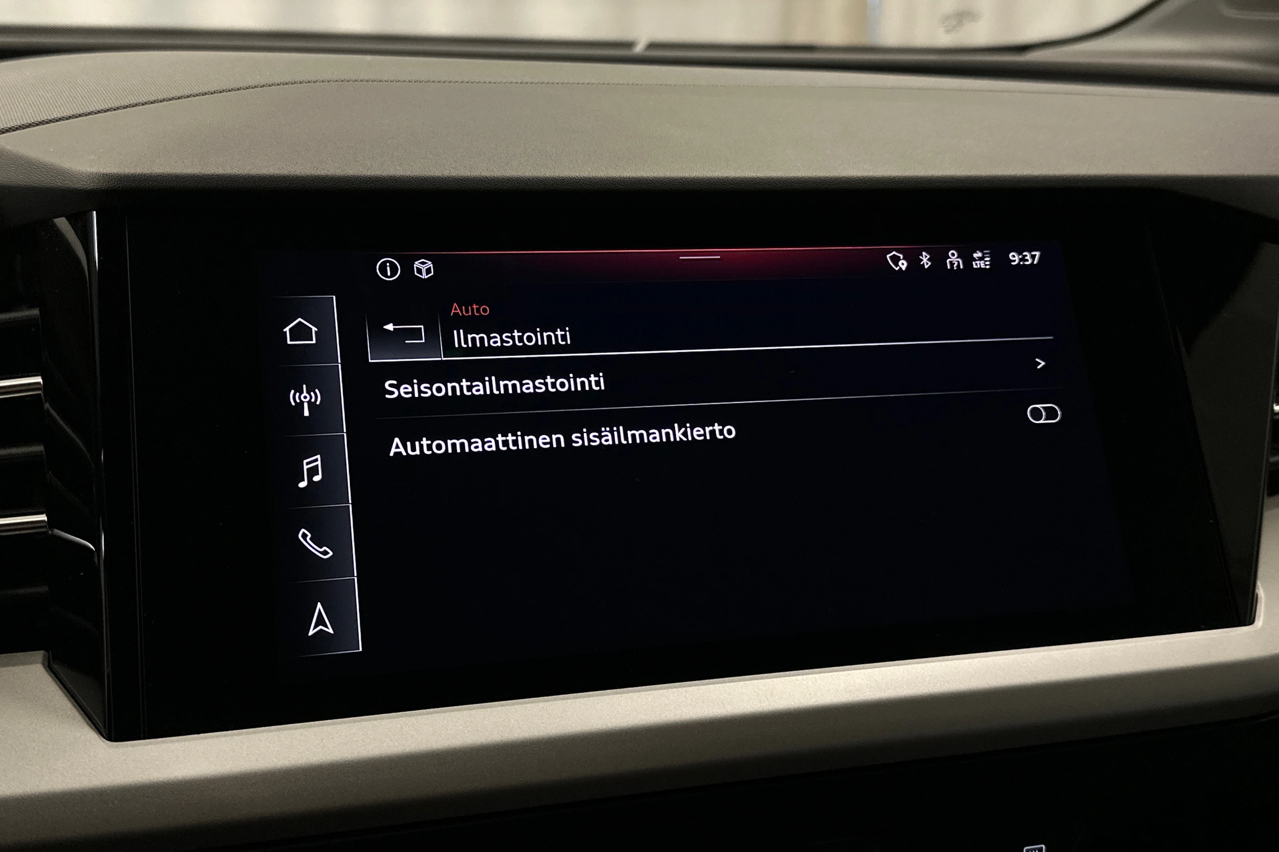 valkoinen Audi Q4 e-tron 2023 kuva 24.