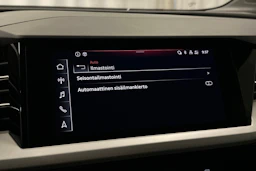 valkoinen Audi Q4 e-tron 2023 kuva 24.