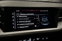 valkoinen Audi Q4 e-tron 2023 kuva 26.