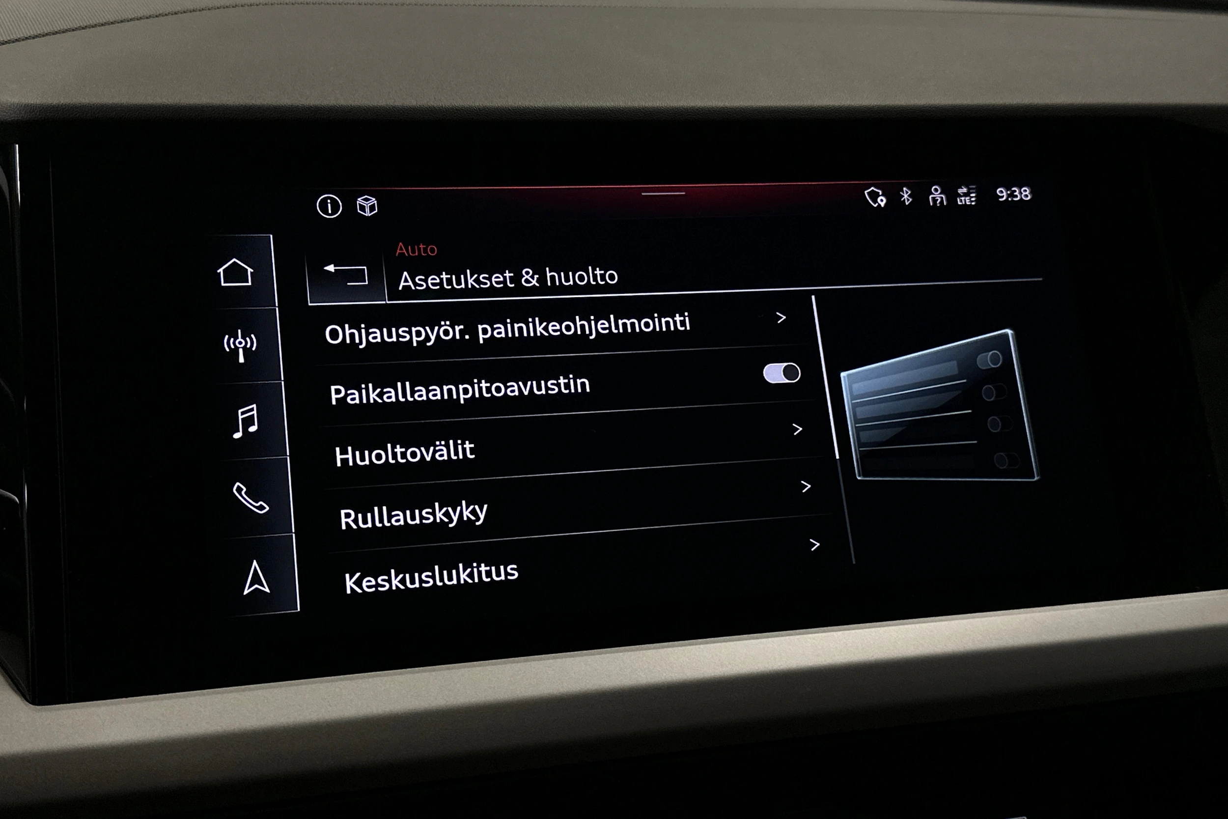valkoinen Audi Q4 e-tron 2023 kuva 28.