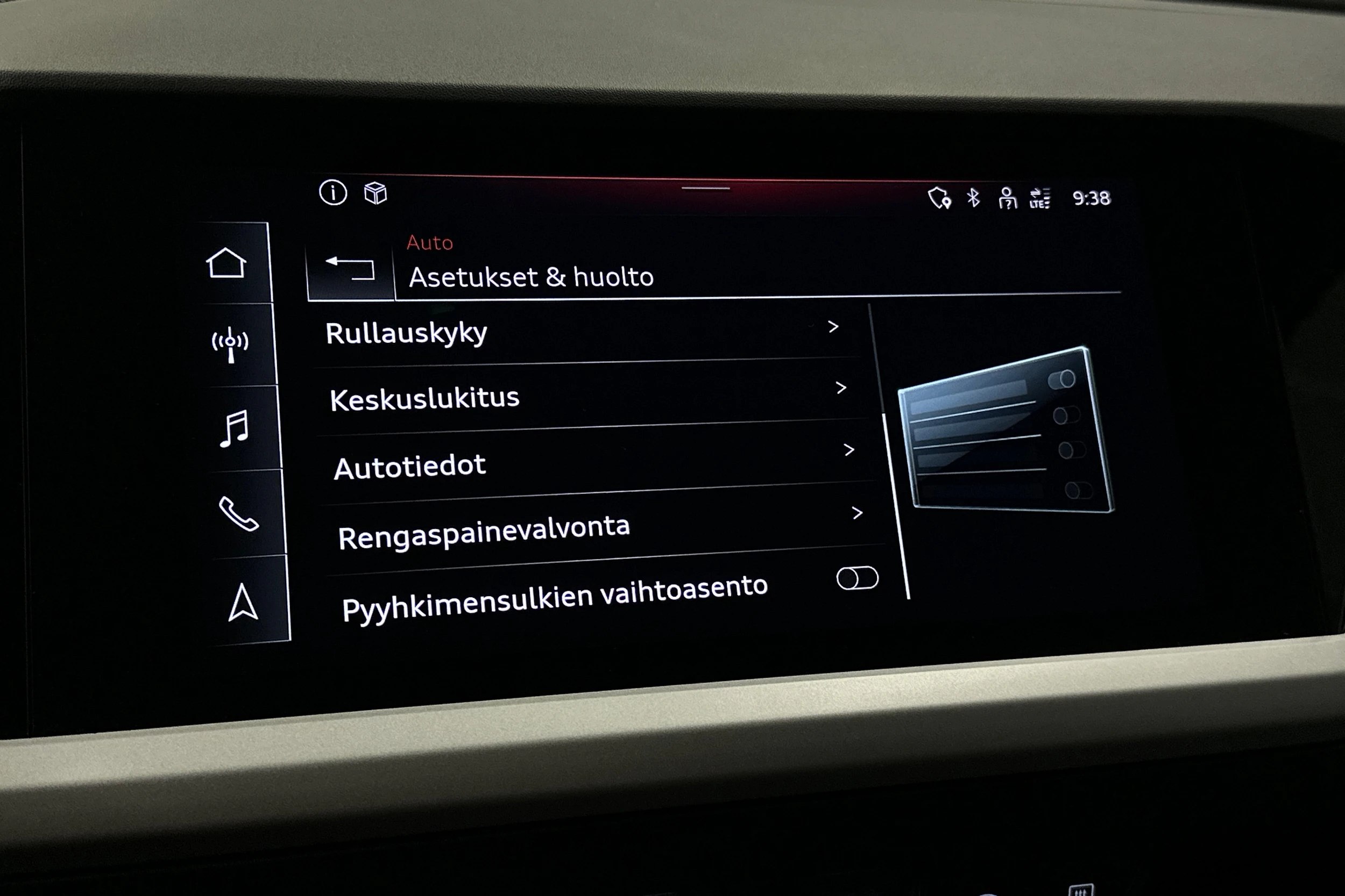 valkoinen Audi Q4 e-tron 2023 kuva 29.