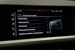 valkoinen Audi Q4 e-tron 2023 kuva 29.