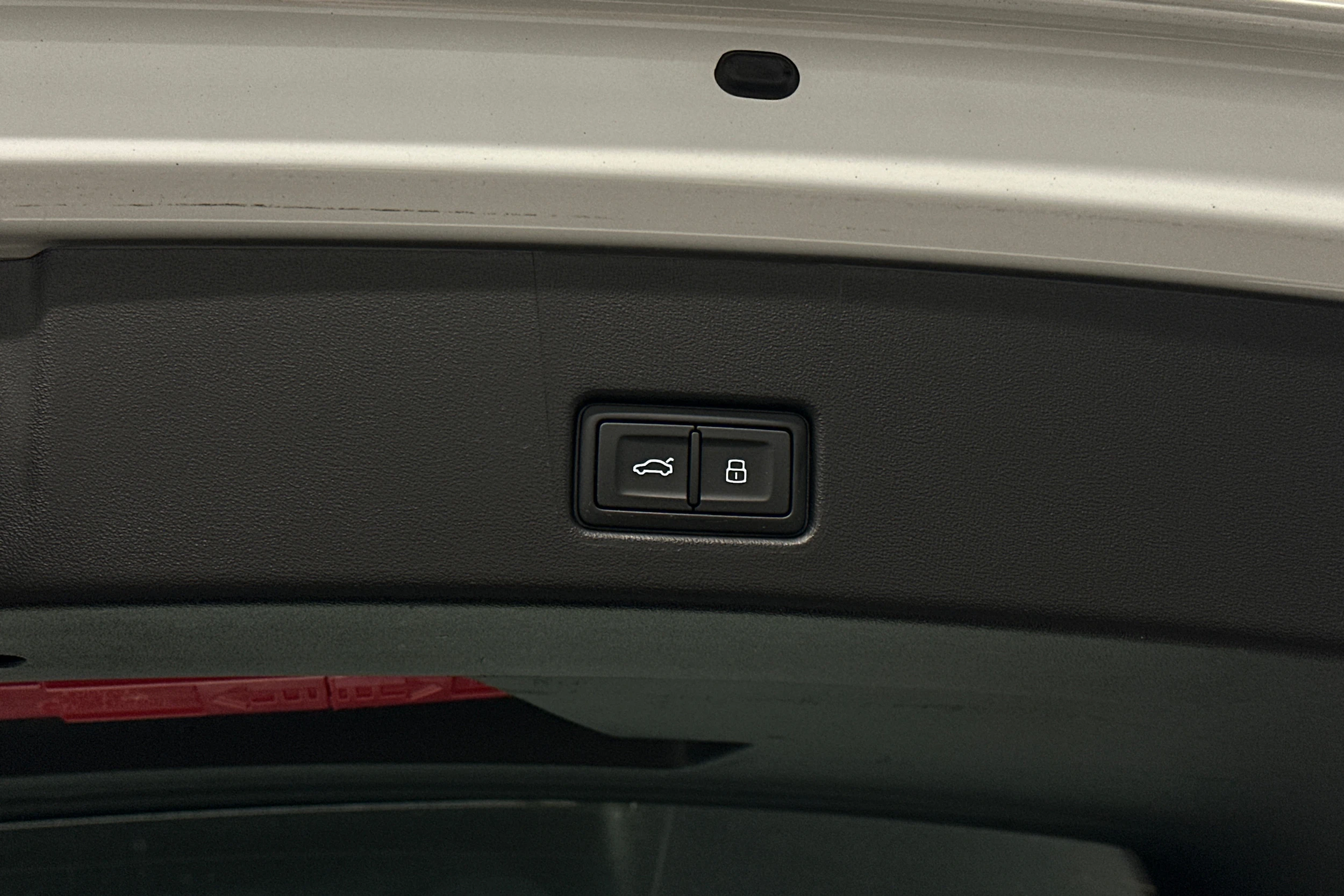 valkoinen Audi Q4 e-tron 2023 kuva 37.