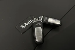 valkoinen Audi Q4 e-tron 2023 kuva 38.