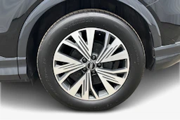 musta Audi Q4 e-tron 2023 kuva 9.