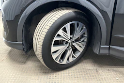musta Audi Q4 e-tron 2023 kuva 10.