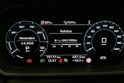 musta Audi Q4 e-tron 2023 kuva 13.
