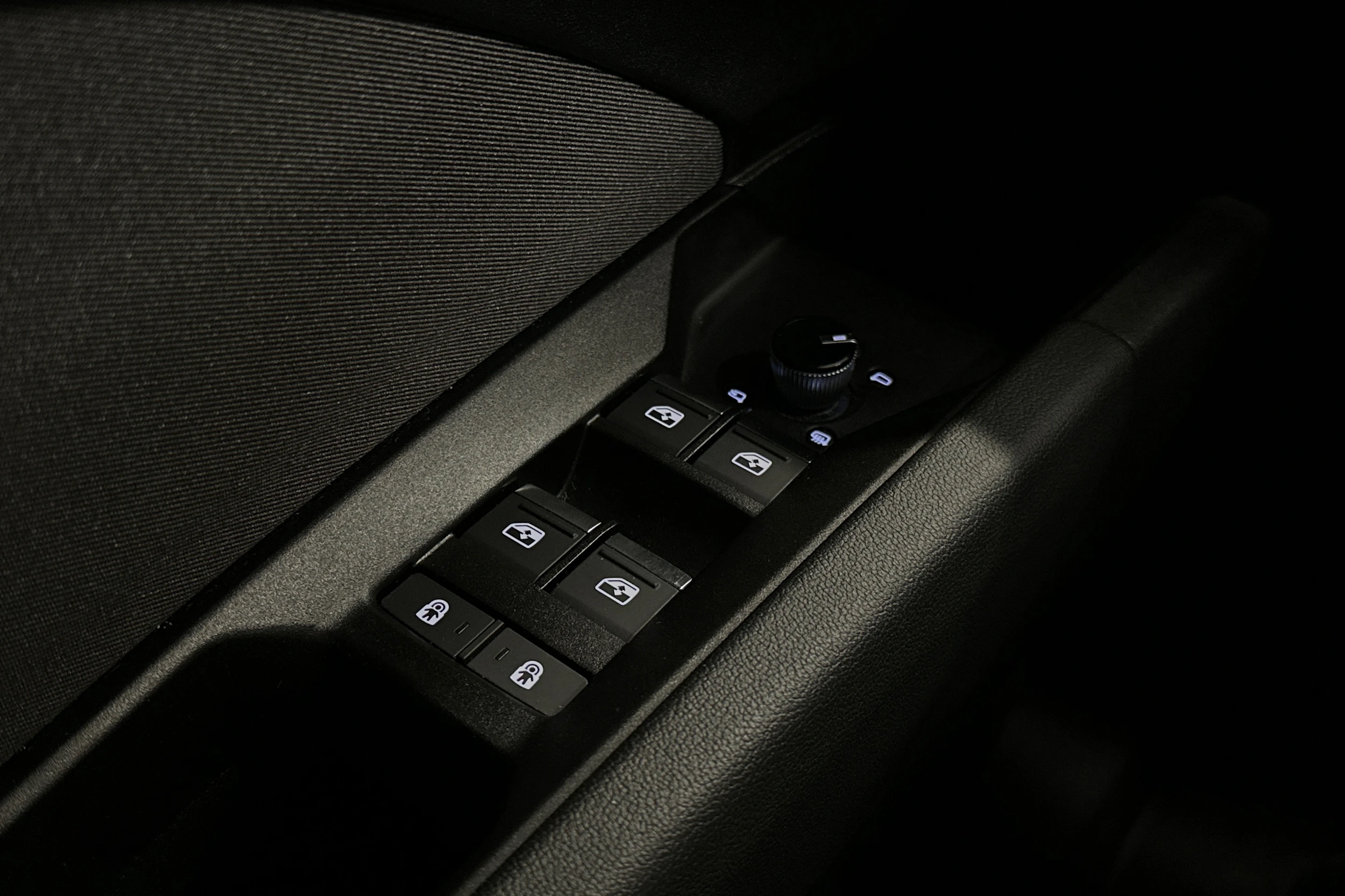 musta Audi Q4 e-tron 2023 kuva 14.