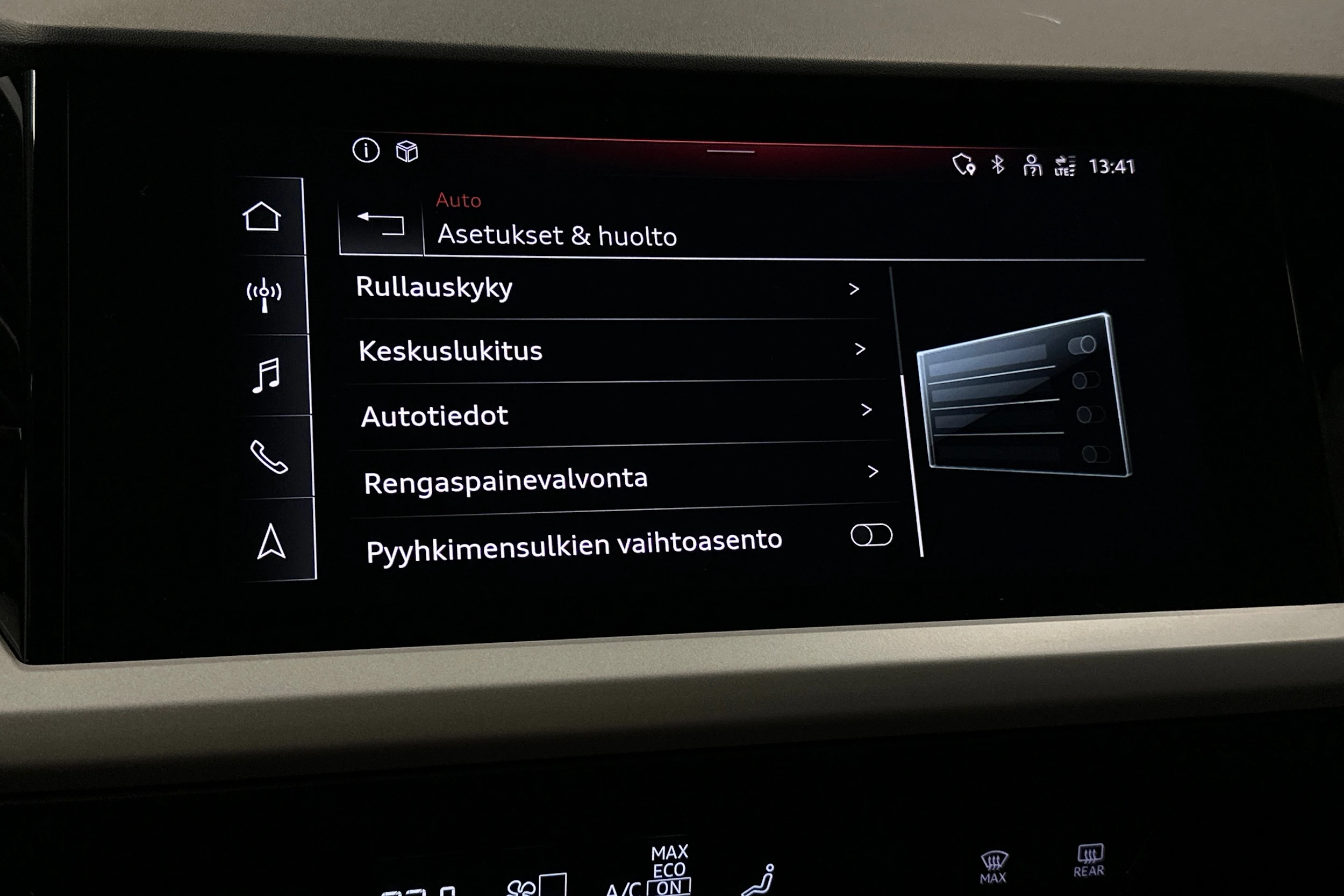 musta Audi Q4 e-tron 2023 kuva 28.