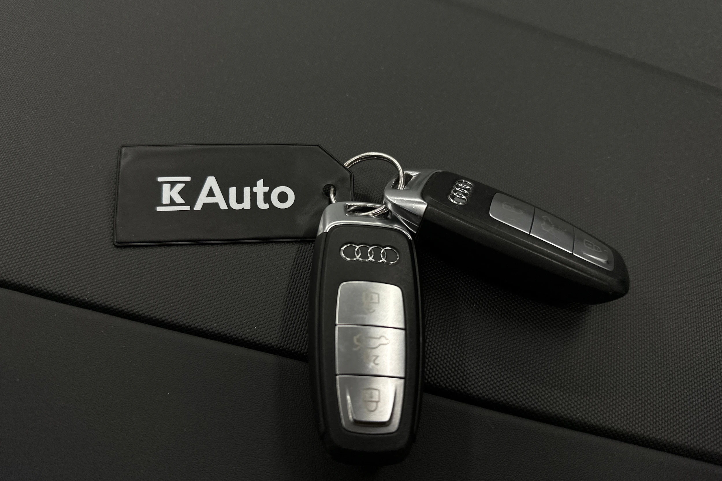 musta Audi Q4 e-tron 2023 kuva 37.