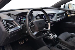 valkoinen Audi Q4 e-tron 2023 kuva 6.