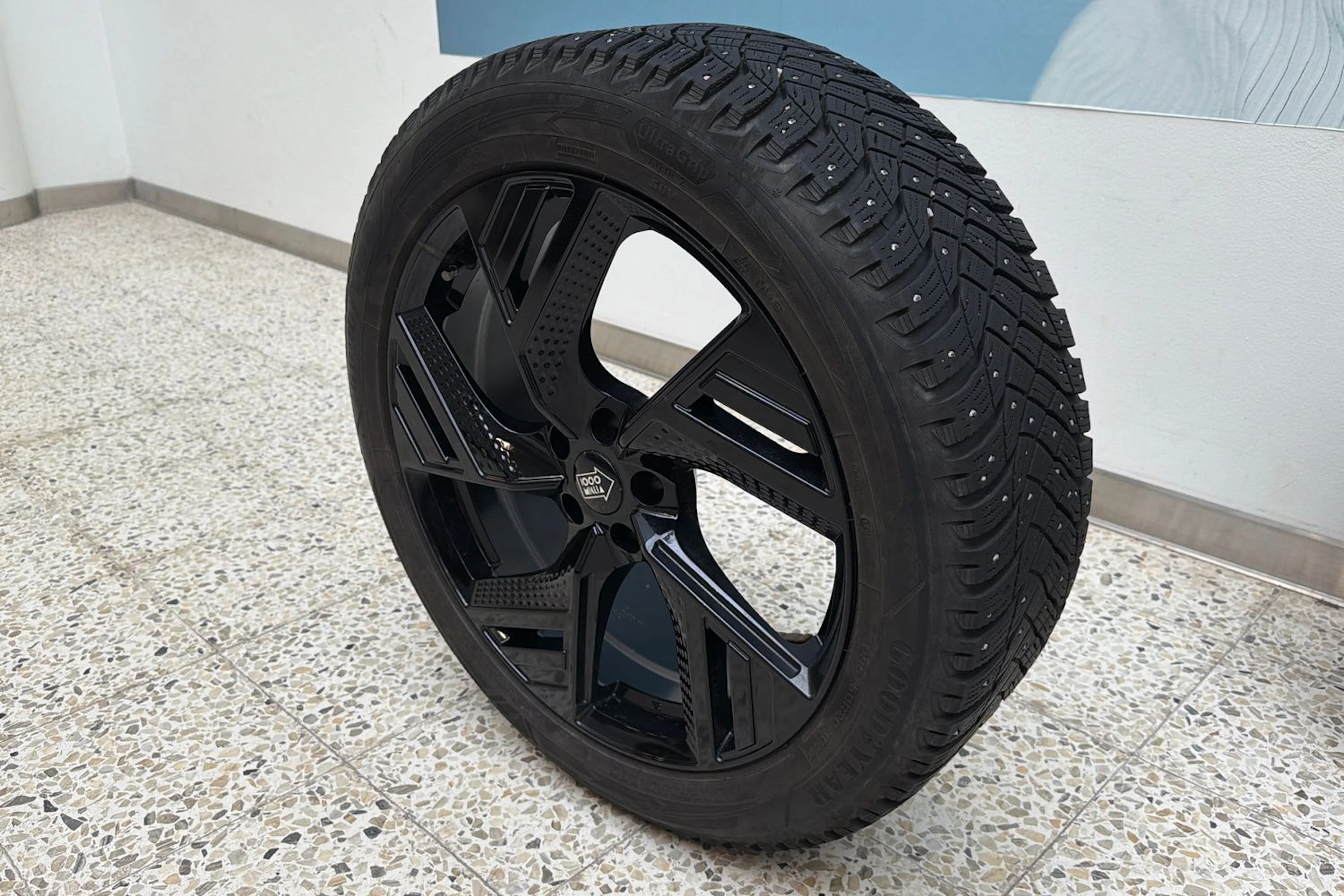 valkoinen Audi Q4 e-tron 2023 kuva 10.