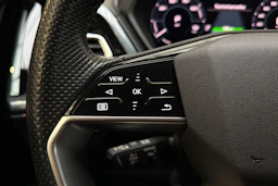valkoinen Audi Q4 e-tron 2023 kuva 13.