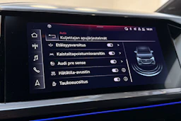 valkoinen Audi Q4 e-tron 2023 kuva 23.
