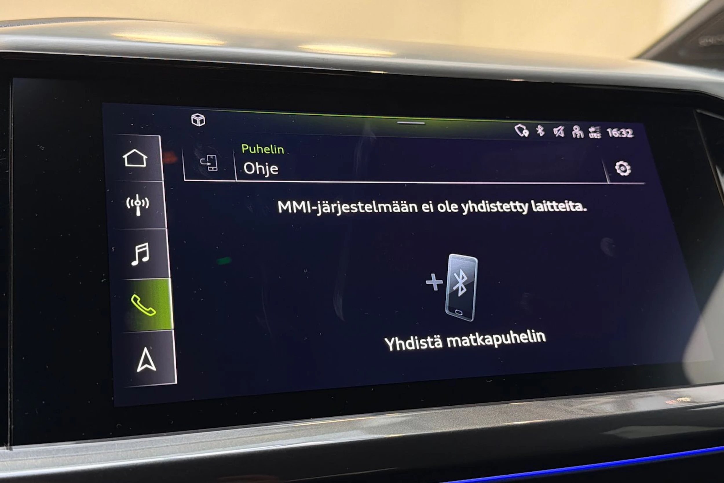 valkoinen Audi Q4 e-tron 2023 kuva 25.