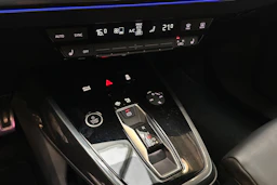 valkoinen Audi Q4 e-tron 2023 kuva 28.