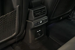 valkoinen Audi Q4 e-tron 2023 kuva 29.