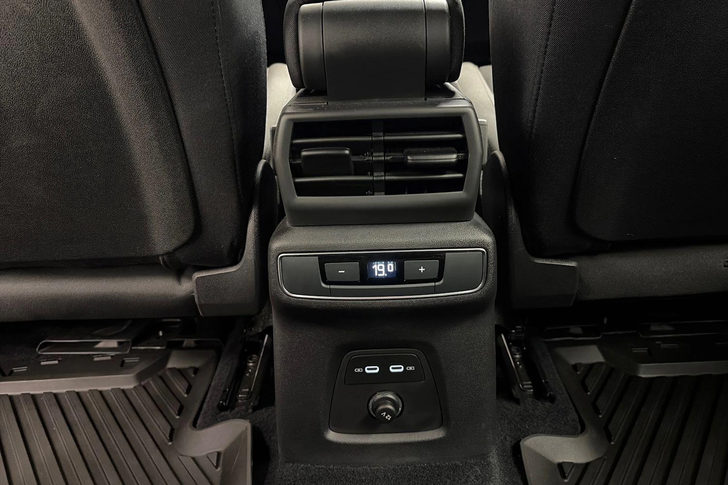 hopea Audi Q4 e-tron 2023 kuva 9.
