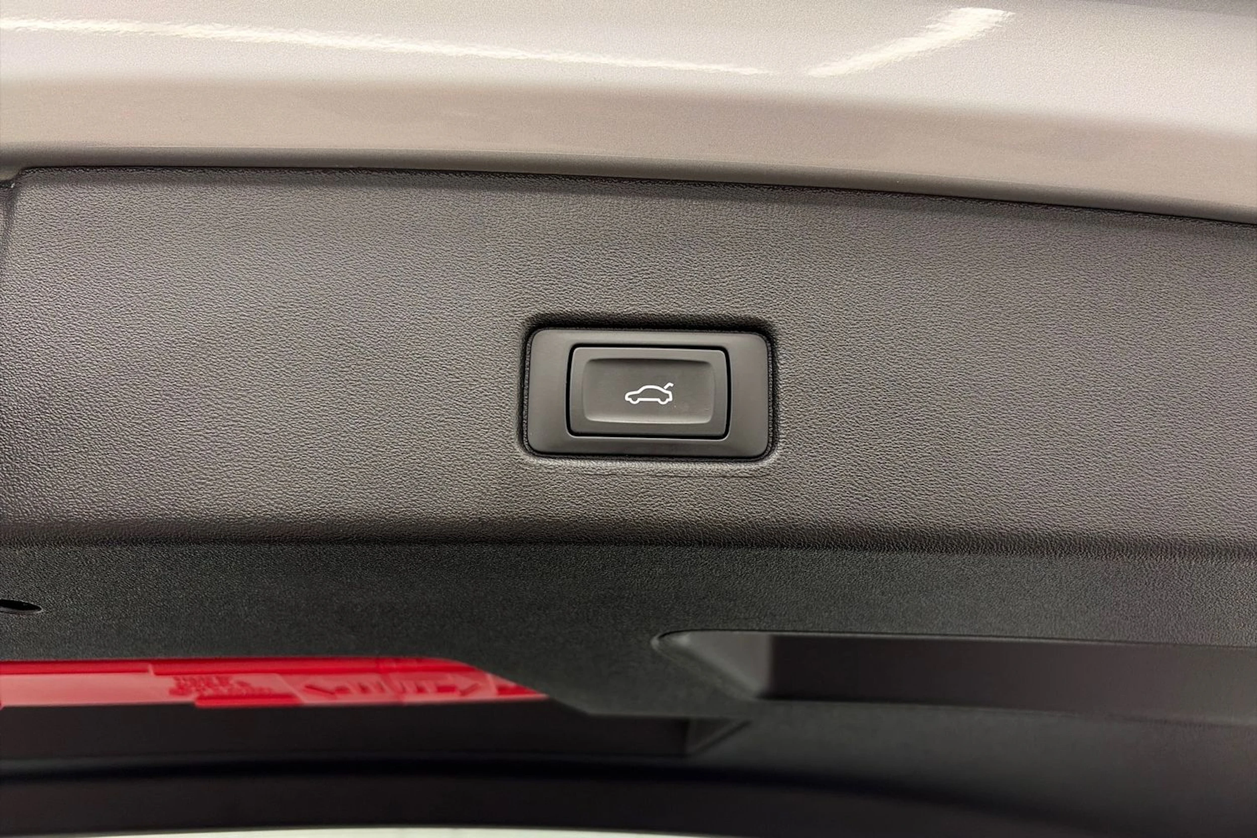 hopea Audi Q4 e-tron 2023 kuva 13.