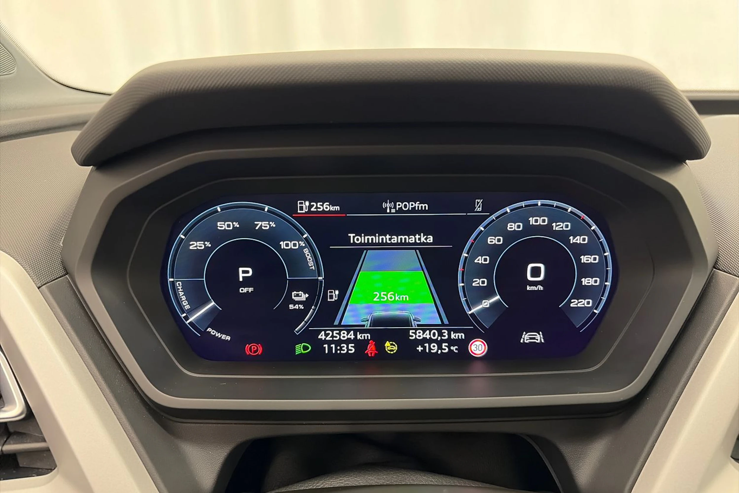 hopea Audi Q4 e-tron 2023 kuva 15.