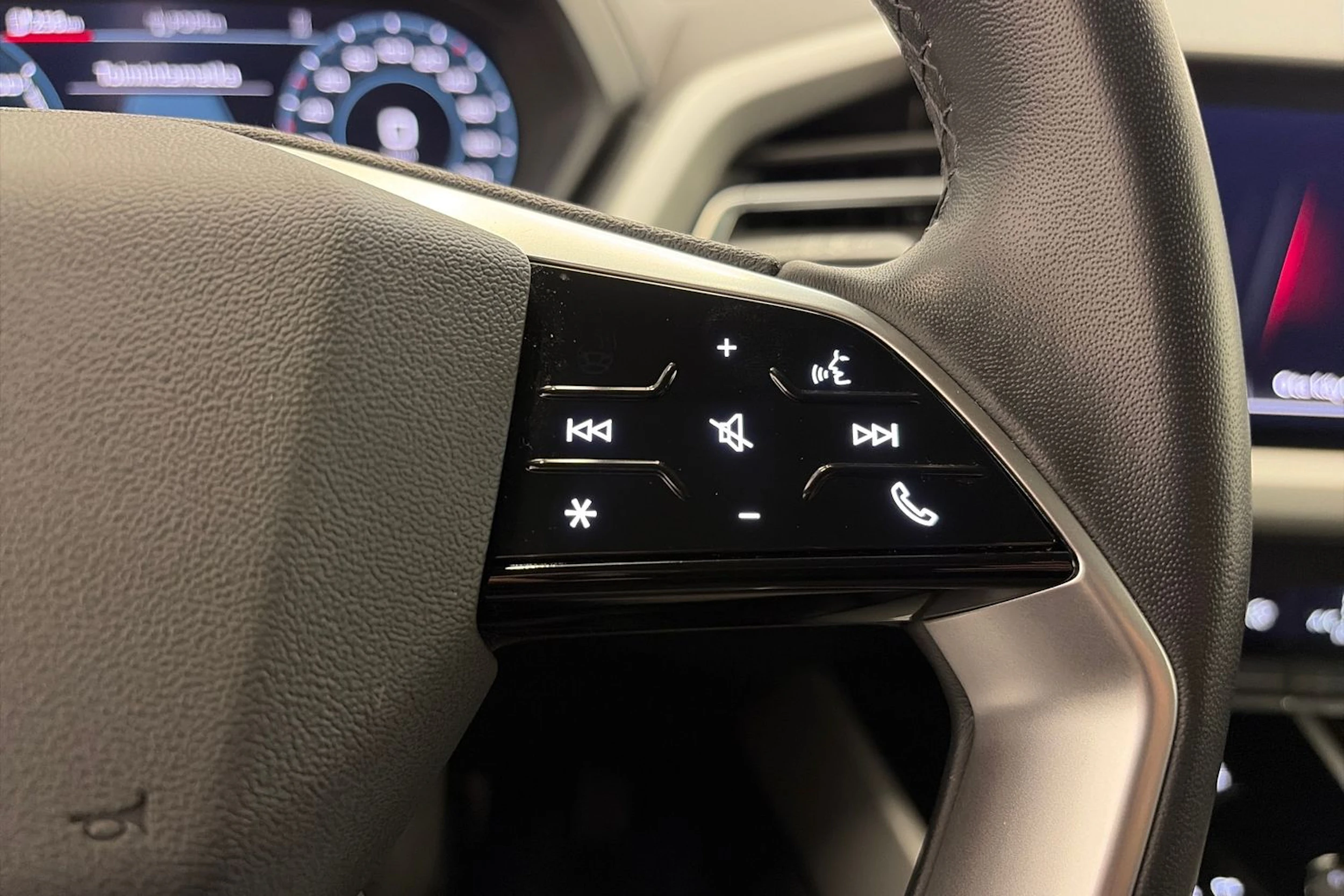 hopea Audi Q4 e-tron 2023 kuva 17.