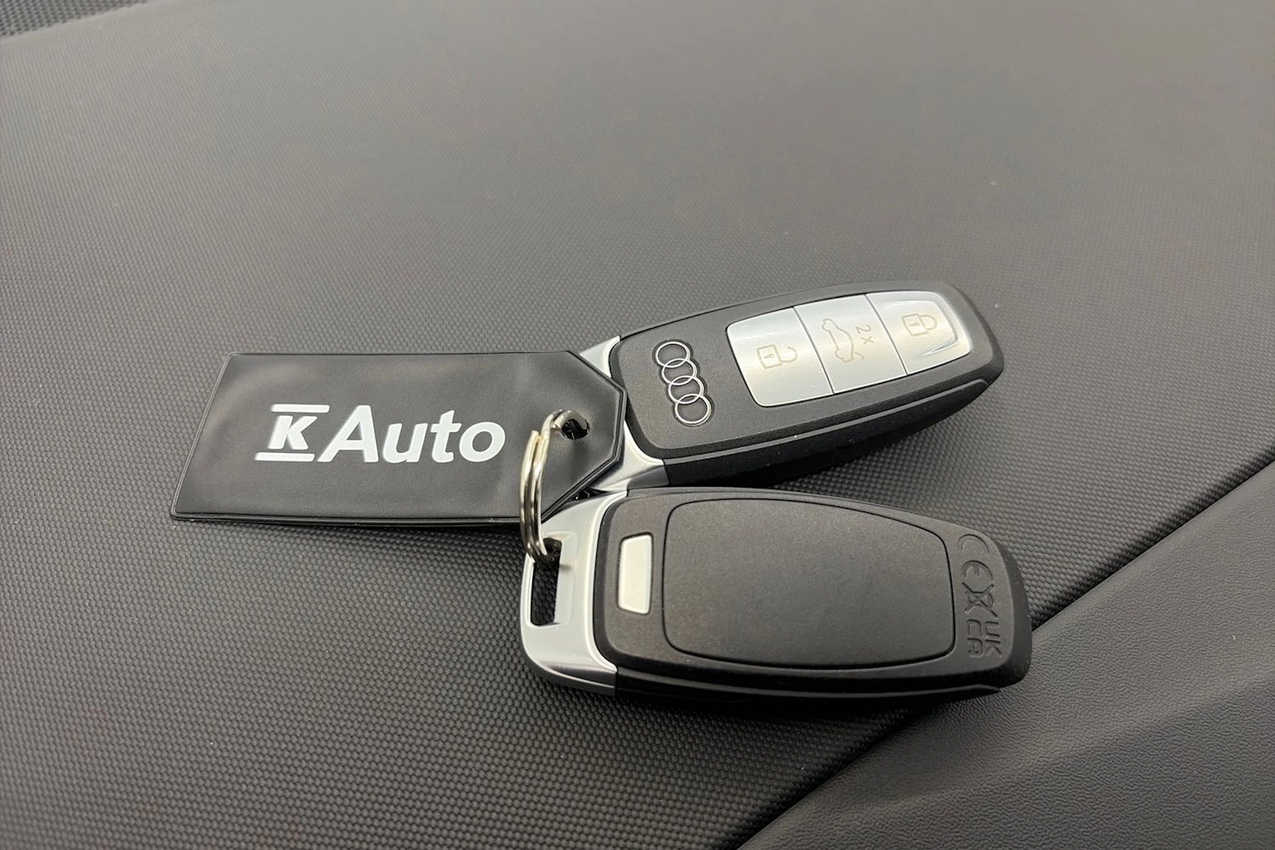 hopea Audi Q4 e-tron 2023 kuva 28.