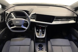 harmaa Audi Q4 e-tron 2023 kuva 9.