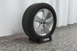 harmaa Audi Q4 e-tron 2023 kuva 13.