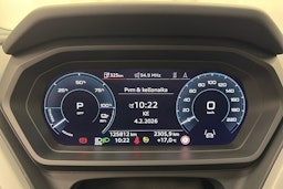 harmaa Audi Q4 e-tron 2023 kuva 18.