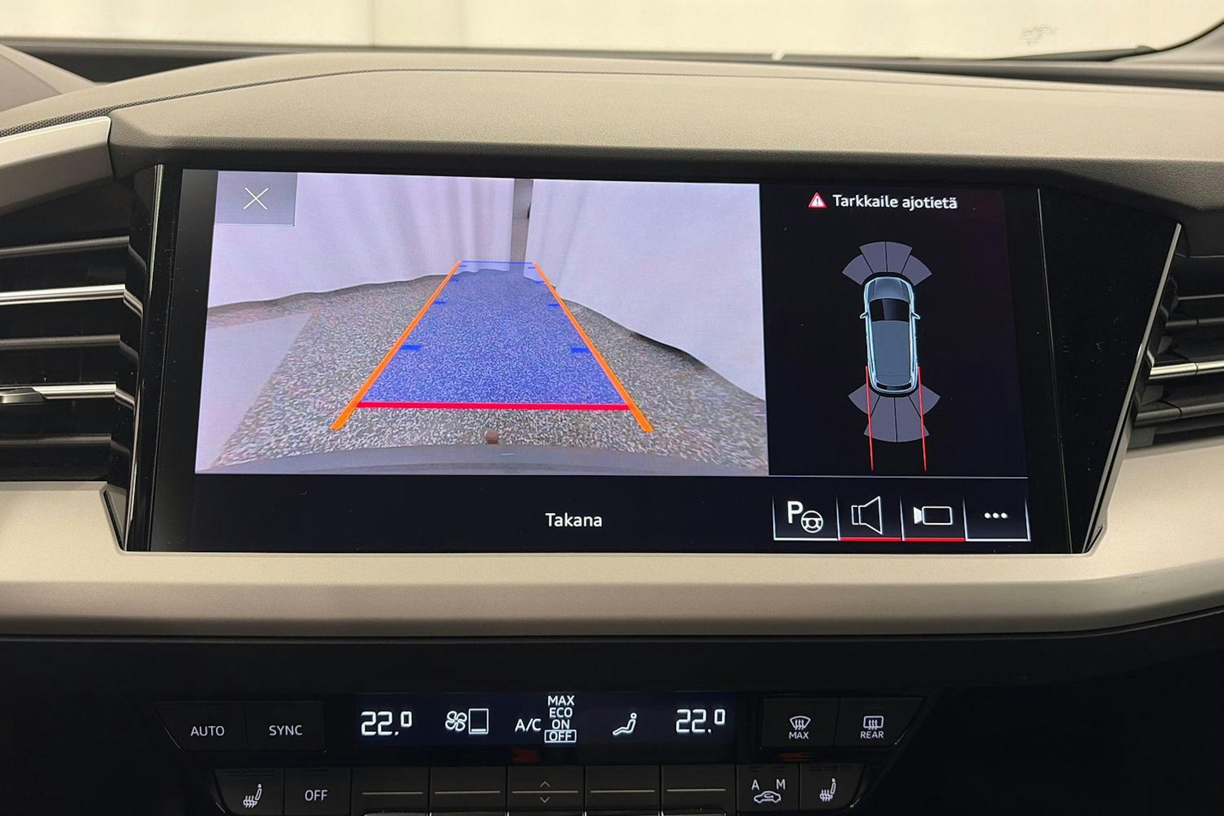 harmaa Audi Q4 e-tron 2023 kuva 23.