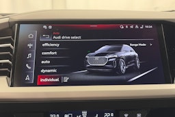 harmaa Audi Q4 e-tron 2023 kuva 25.