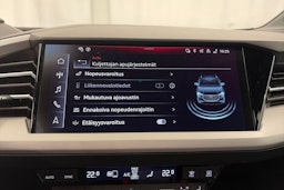 harmaa Audi Q4 e-tron 2023 kuva 27.