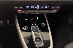 harmaa Audi Q4 e-tron 2023 kuva 29.