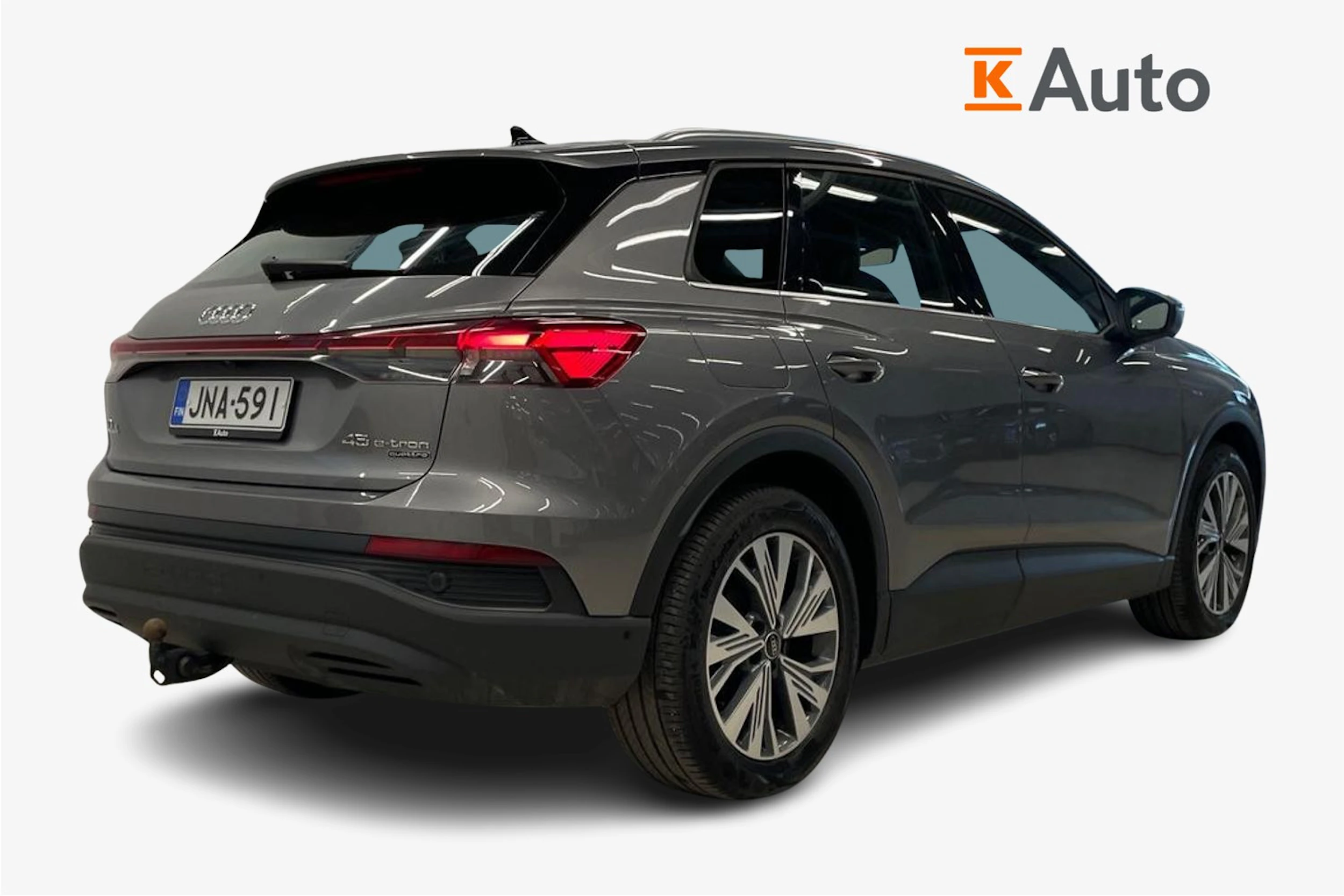 Harmaa Audi Q4 e-tron 2023 kuva 2.