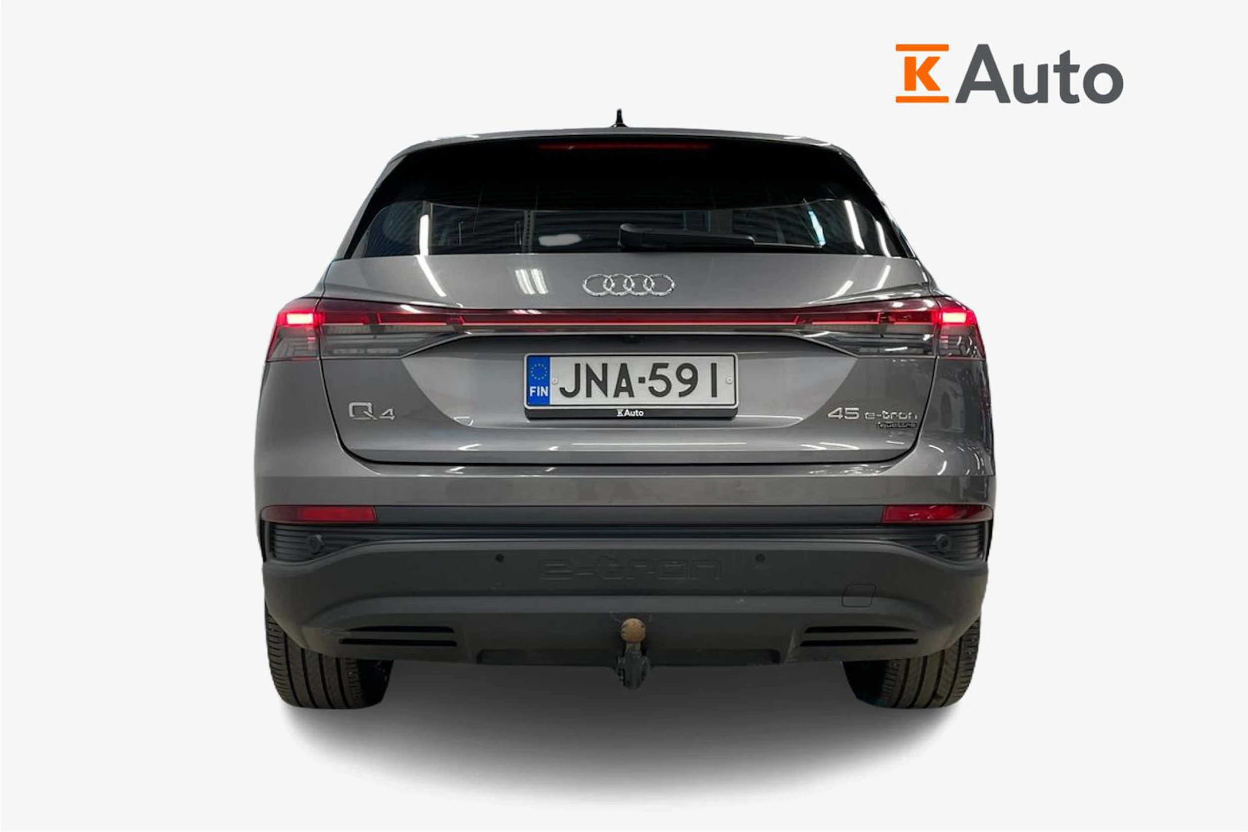 Harmaa Audi Q4 e-tron 2023 kuva 3.