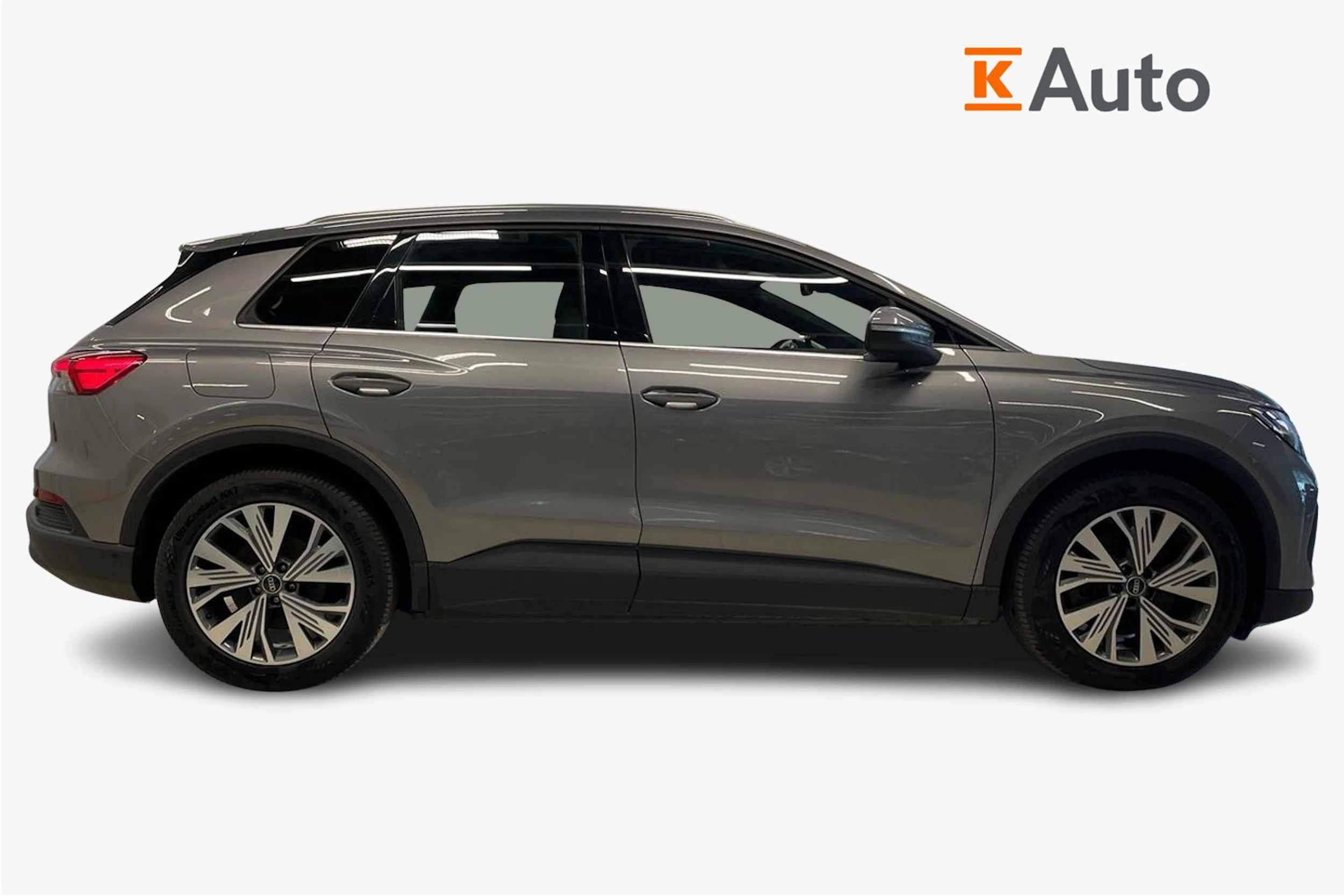 Harmaa Audi Q4 e-tron 2023 kuva 5.